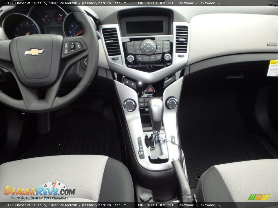 2014 Chevrolet Cruze LS Silver Ice Metallic / Jet Black/Medium Titanium Photo #5