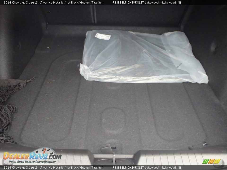 2014 Chevrolet Cruze LS Silver Ice Metallic / Jet Black/Medium Titanium Photo #9