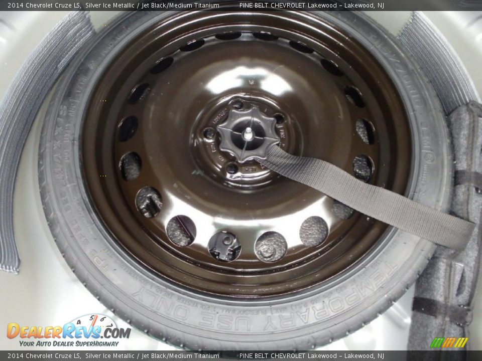 2014 Chevrolet Cruze LS Silver Ice Metallic / Jet Black/Medium Titanium Photo #10