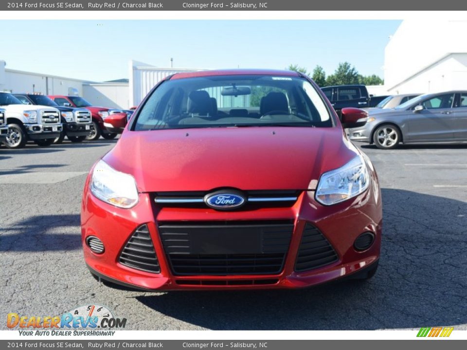 2014 Ford Focus SE Sedan Ruby Red / Charcoal Black Photo #4