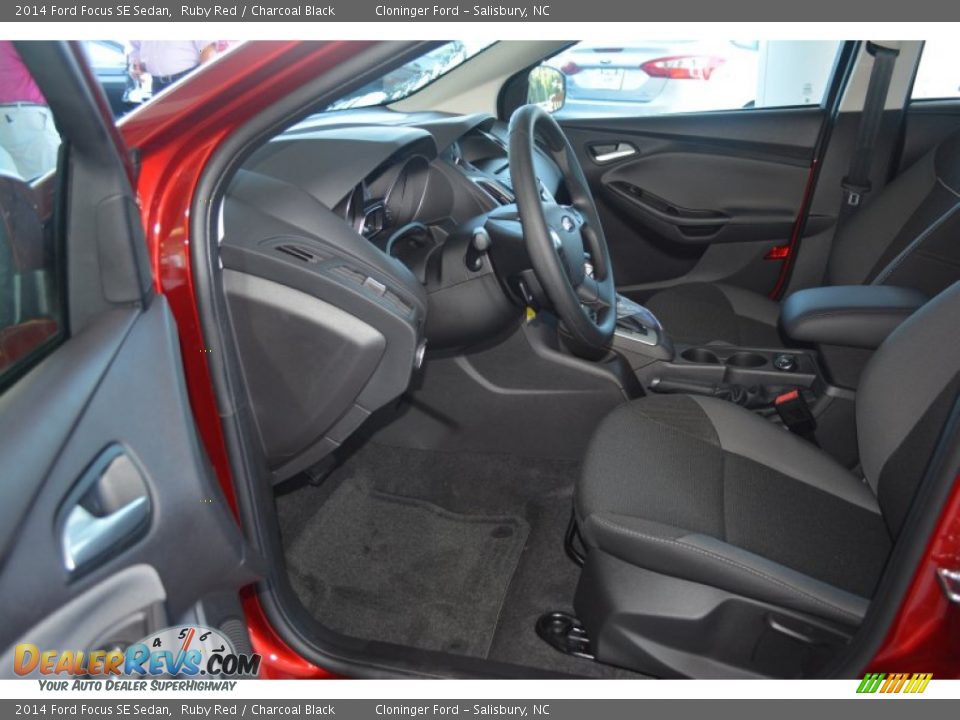 2014 Ford Focus SE Sedan Ruby Red / Charcoal Black Photo #6
