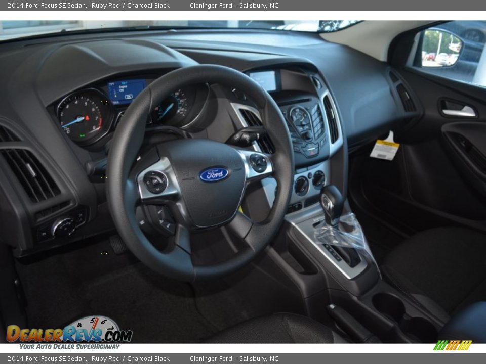 2014 Ford Focus SE Sedan Ruby Red / Charcoal Black Photo #7