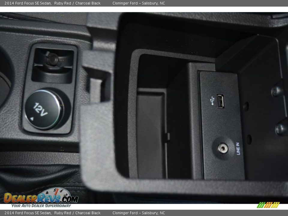 2014 Ford Focus SE Sedan Ruby Red / Charcoal Black Photo #16