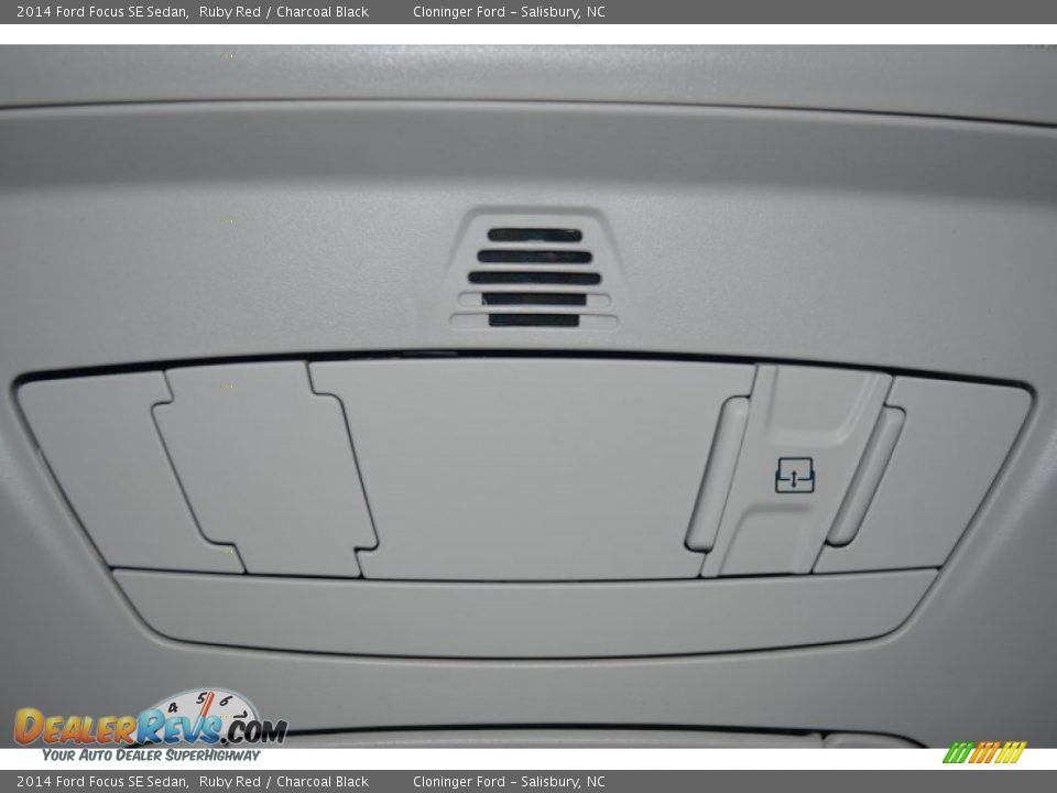 2014 Ford Focus SE Sedan Ruby Red / Charcoal Black Photo #17