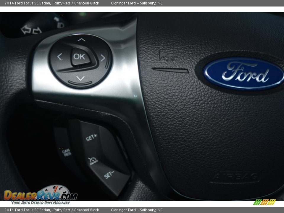 2014 Ford Focus SE Sedan Ruby Red / Charcoal Black Photo #18