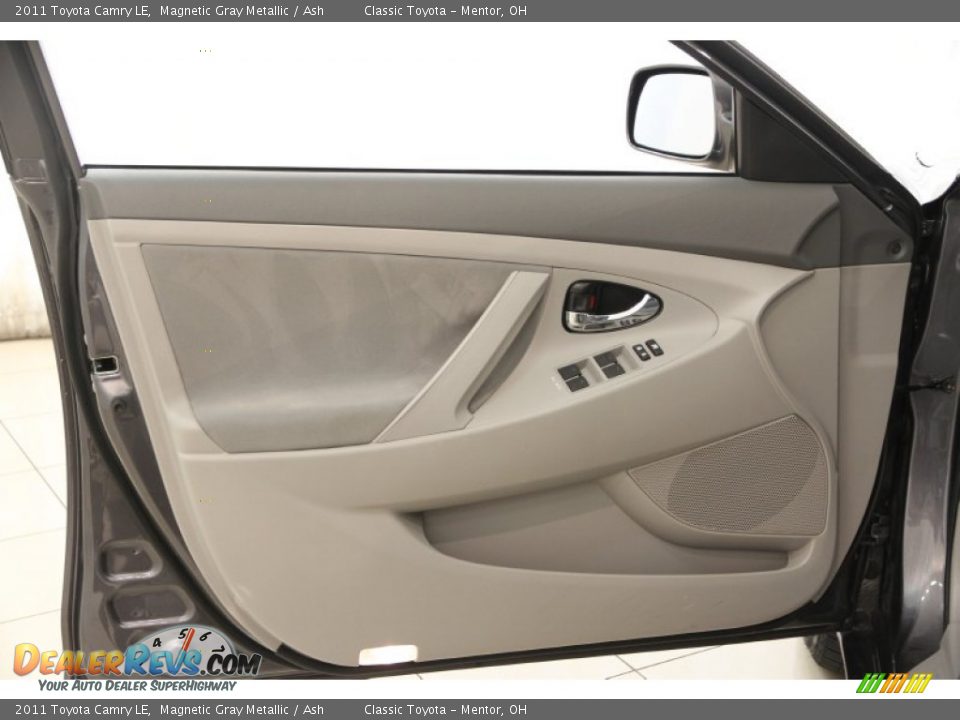 2011 Toyota Camry LE Magnetic Gray Metallic / Ash Photo #4