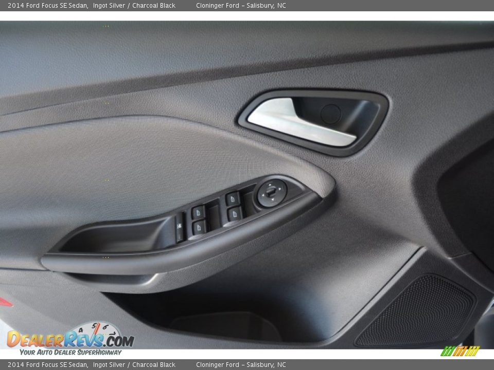 2014 Ford Focus SE Sedan Ingot Silver / Charcoal Black Photo #5
