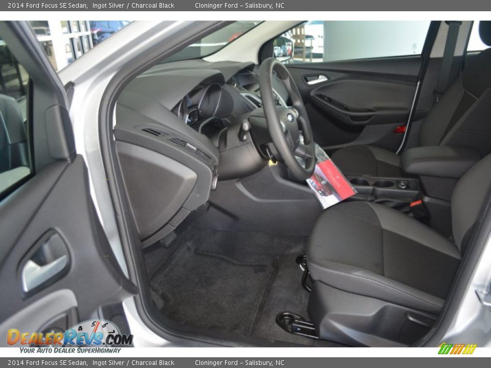 2014 Ford Focus SE Sedan Ingot Silver / Charcoal Black Photo #6