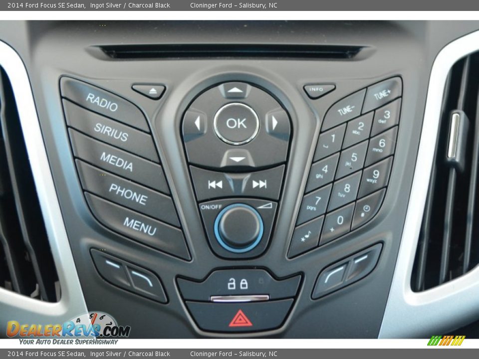 2014 Ford Focus SE Sedan Ingot Silver / Charcoal Black Photo #12