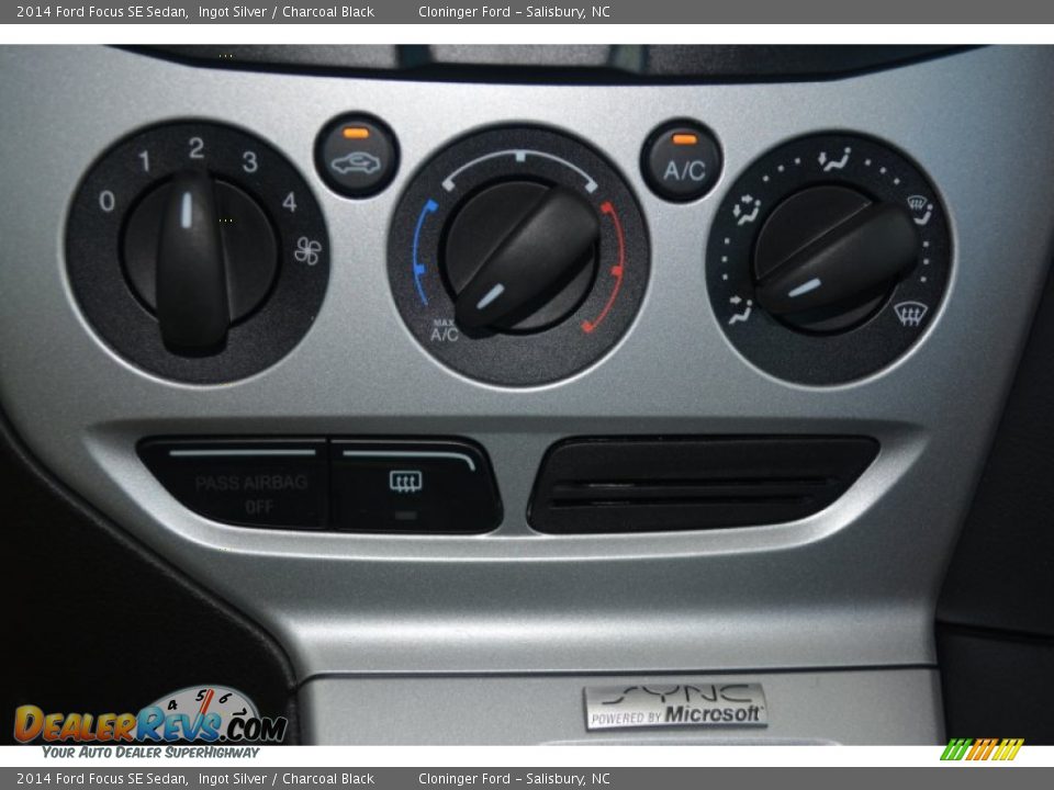 2014 Ford Focus SE Sedan Ingot Silver / Charcoal Black Photo #14