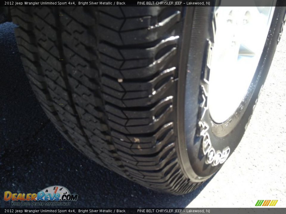 2012 Jeep Wrangler Unlimited Sport 4x4 Bright Silver Metallic / Black Photo #23