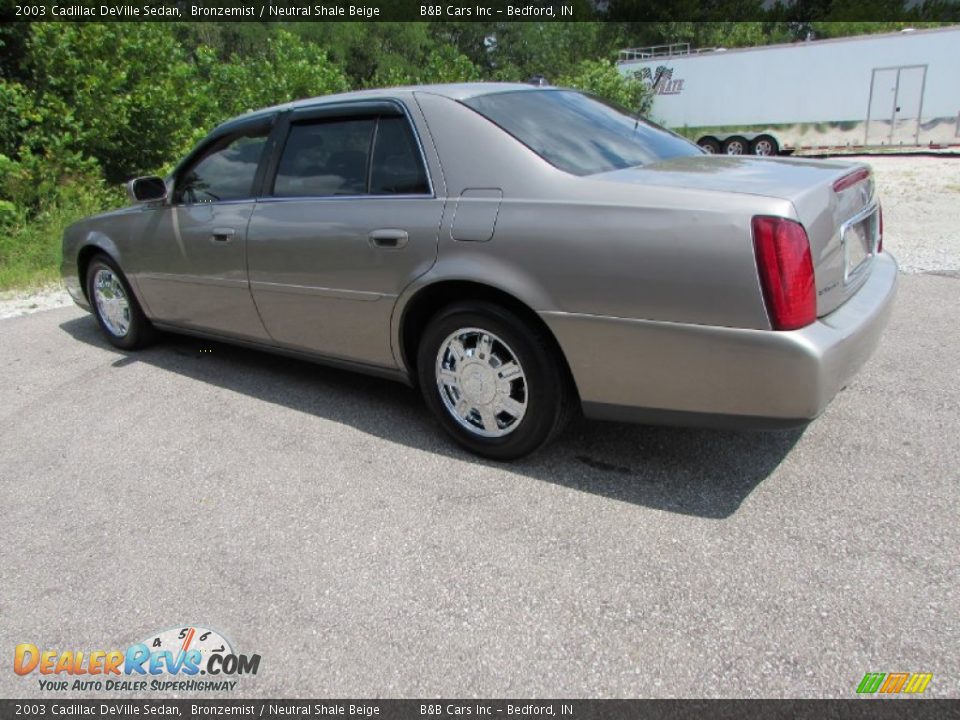 2003 Cadillac DeVille Sedan Bronzemist / Neutral Shale Beige Photo #5