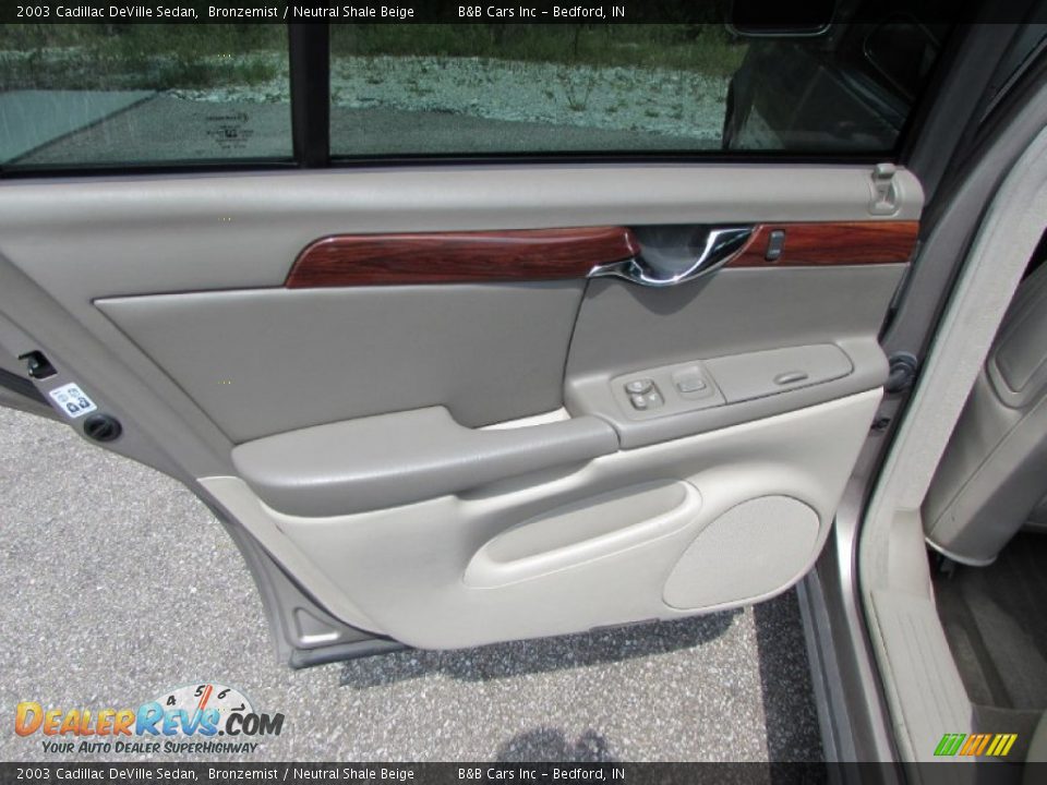 2003 Cadillac DeVille Sedan Bronzemist / Neutral Shale Beige Photo #22
