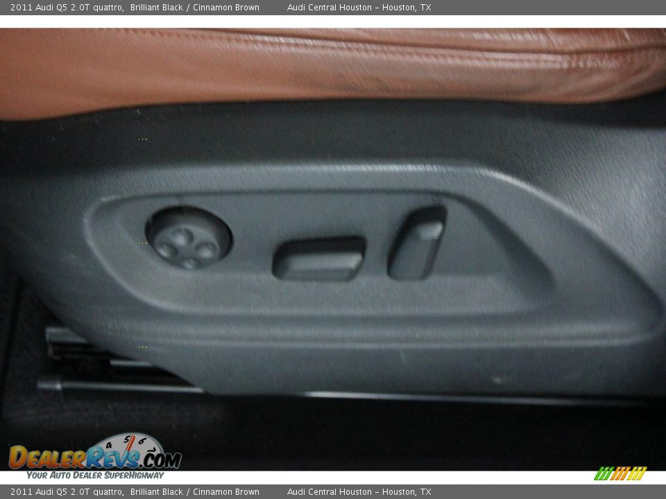 2011 Audi Q5 2.0T quattro Brilliant Black / Cinnamon Brown Photo #11