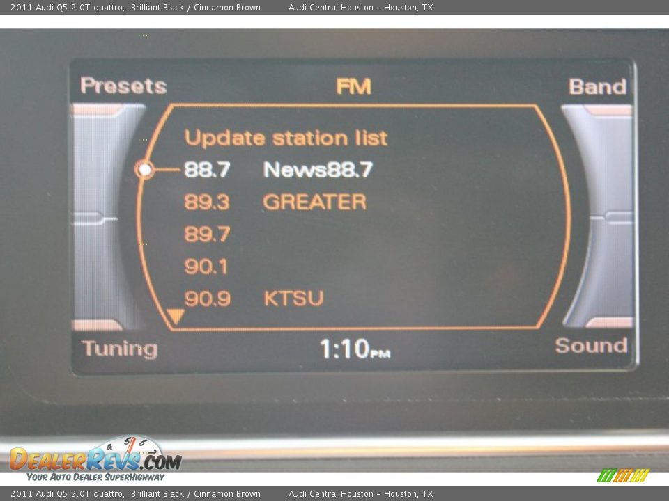 2011 Audi Q5 2.0T quattro Brilliant Black / Cinnamon Brown Photo #17