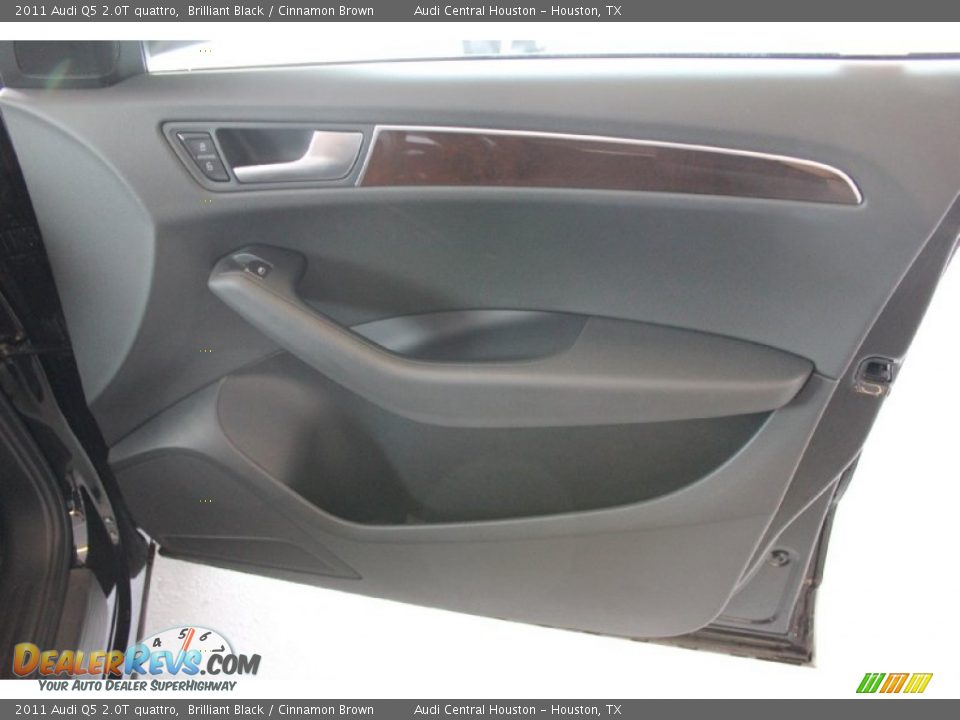 2011 Audi Q5 2.0T quattro Brilliant Black / Cinnamon Brown Photo #31