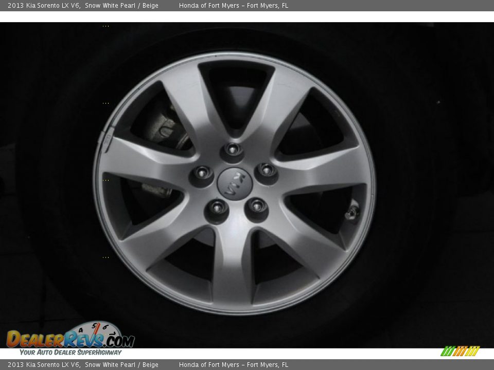 2013 Kia Sorento LX V6 Snow White Pearl / Beige Photo #3