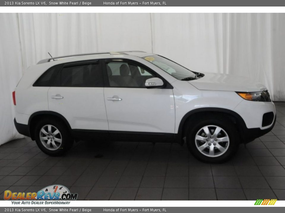 2013 Kia Sorento LX V6 Snow White Pearl / Beige Photo #5