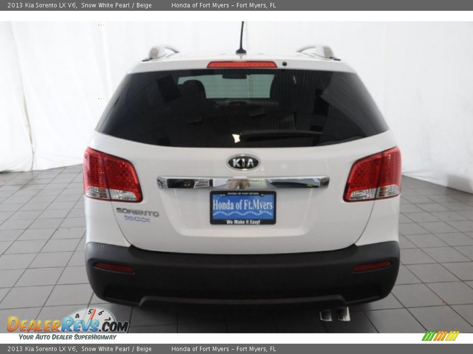 2013 Kia Sorento LX V6 Snow White Pearl / Beige Photo #7
