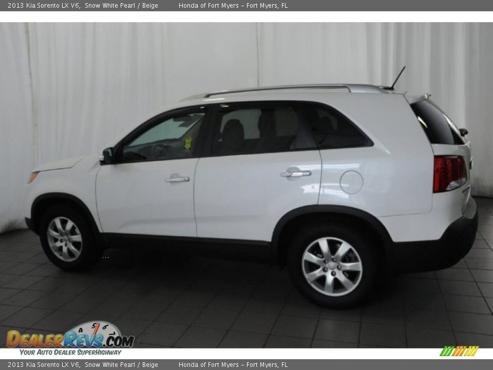 2013 Kia Sorento LX V6 Snow White Pearl / Beige Photo #10