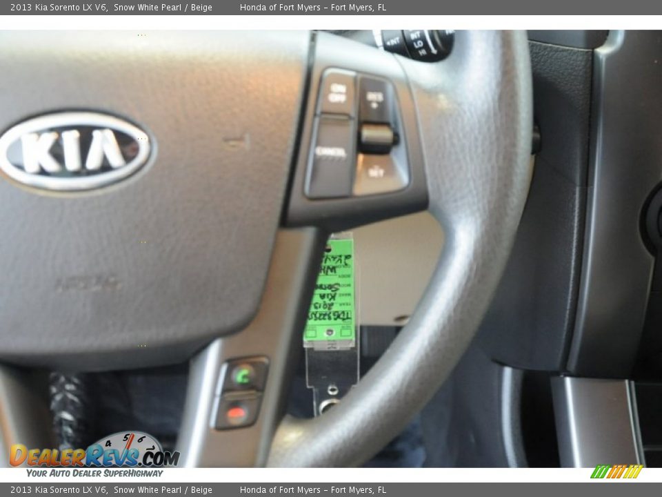 2013 Kia Sorento LX V6 Snow White Pearl / Beige Photo #16