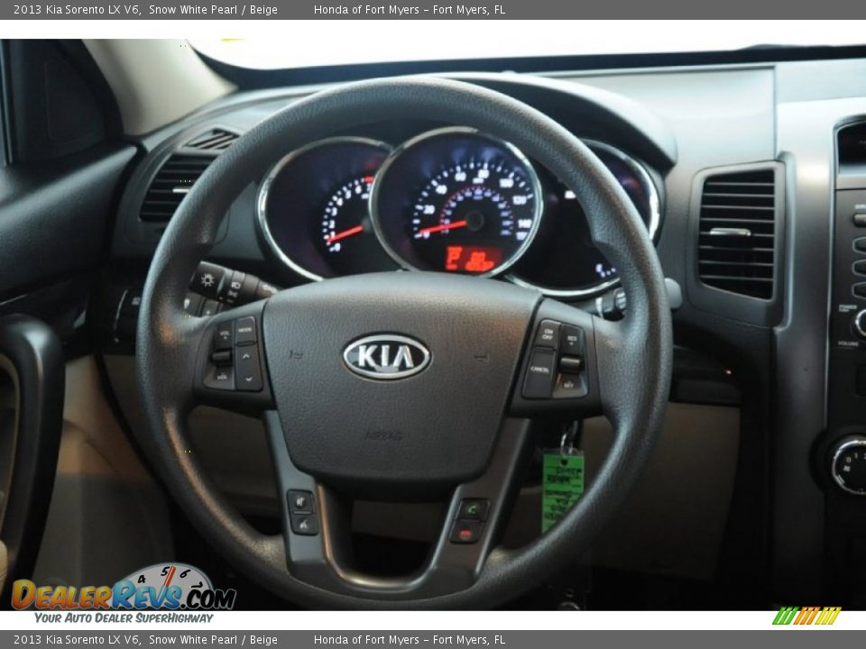 2013 Kia Sorento LX V6 Snow White Pearl / Beige Photo #25