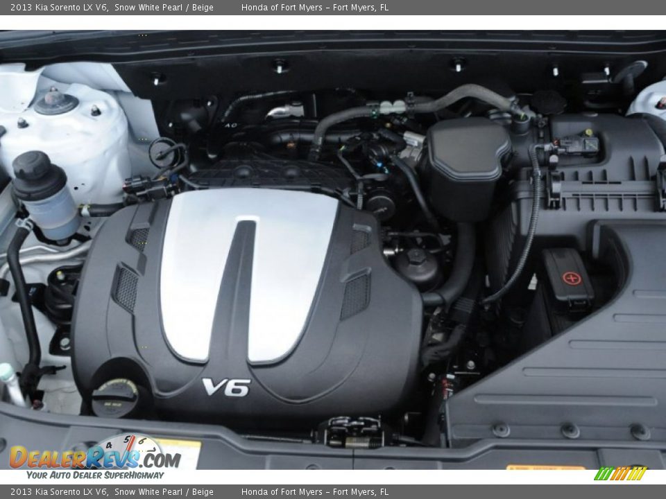 2013 Kia Sorento LX V6 Snow White Pearl / Beige Photo #32