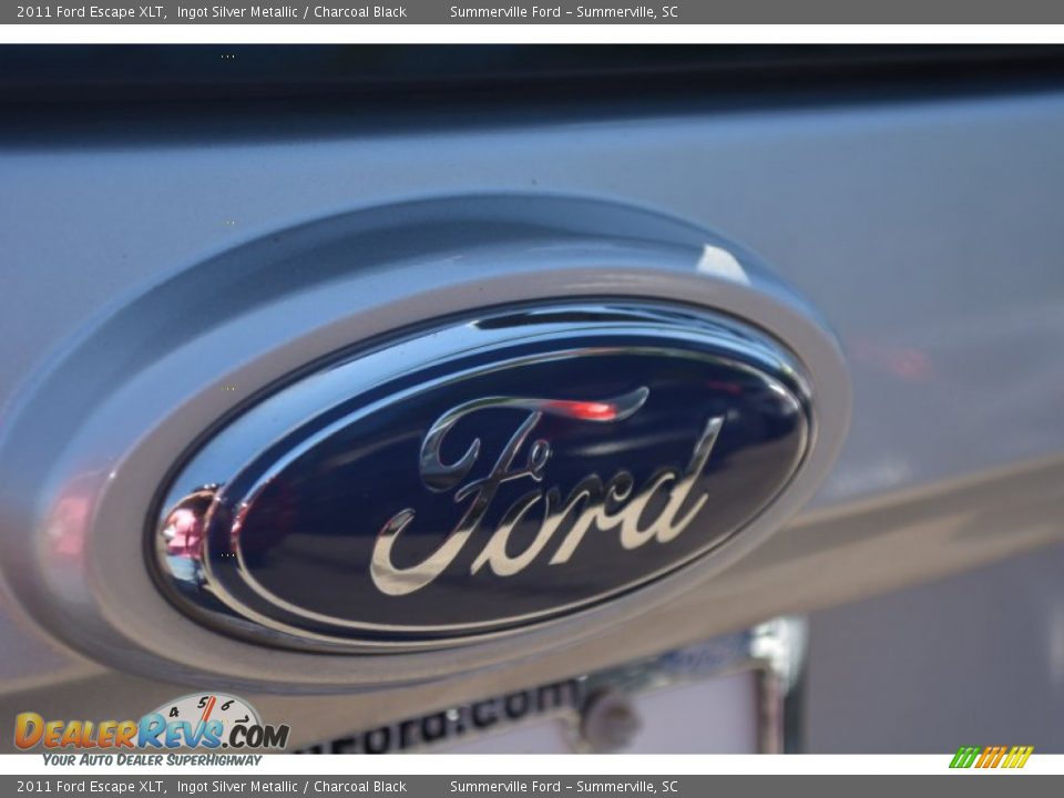2011 Ford Escape XLT Ingot Silver Metallic / Charcoal Black Photo #27