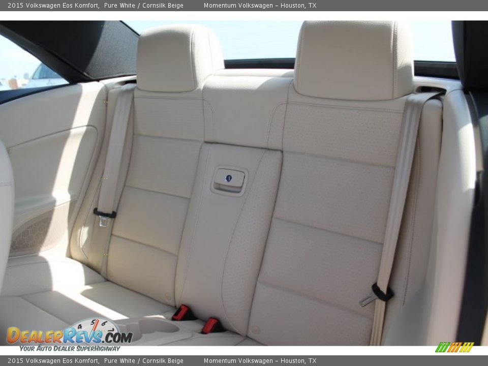 Rear Seat of 2015 Volkswagen Eos Komfort Photo #20