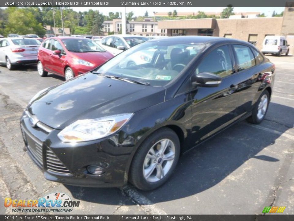 2014 Ford Focus SE Sedan Tuxedo Black / Charcoal Black Photo #5
