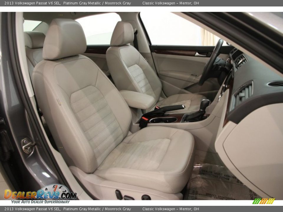 Front Seat of 2013 Volkswagen Passat V6 SEL Photo #15