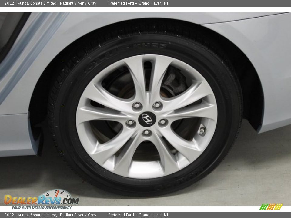 2012 Hyundai Sonata Limited Radiant Silver / Gray Photo #18