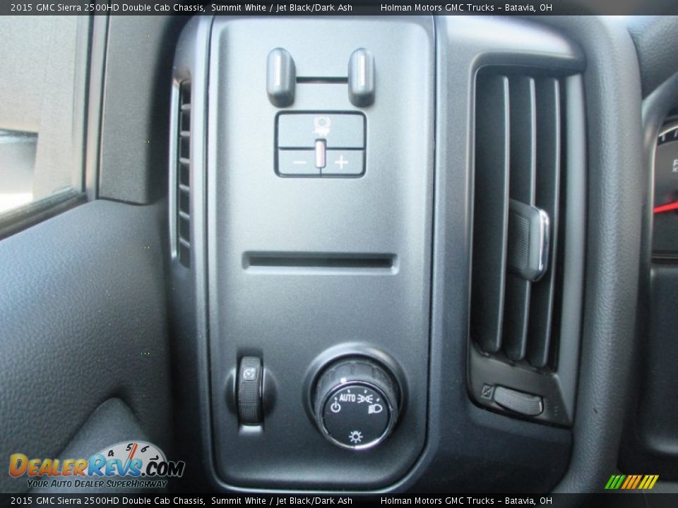 Controls of 2015 GMC Sierra 2500HD Double Cab Chassis Photo #14