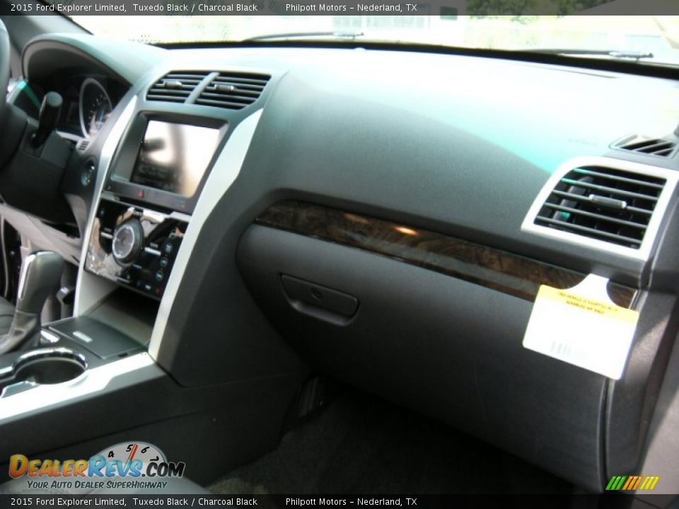 2015 Ford Explorer Limited Tuxedo Black / Charcoal Black Photo #17