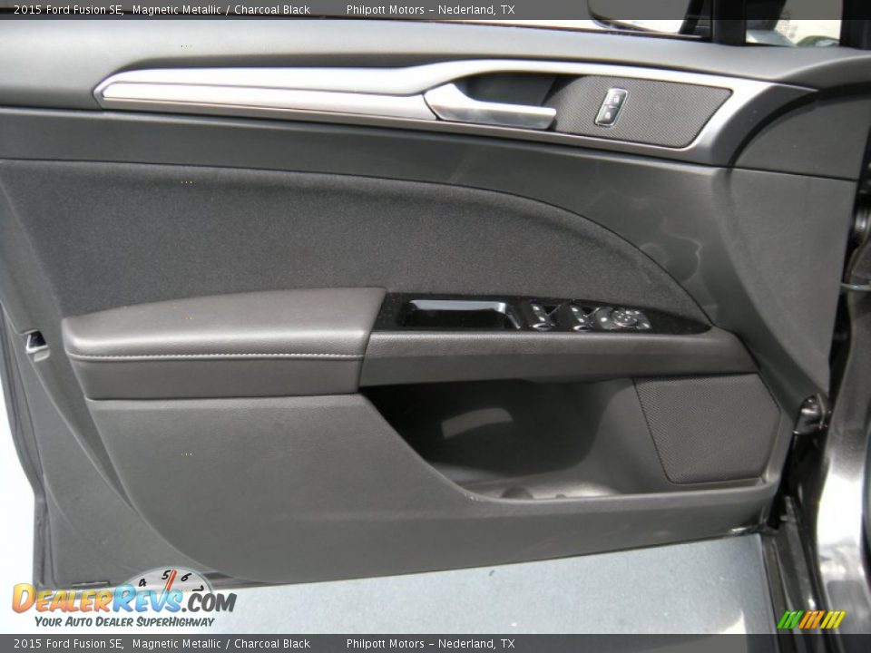 Door Panel of 2015 Ford Fusion SE Photo #21