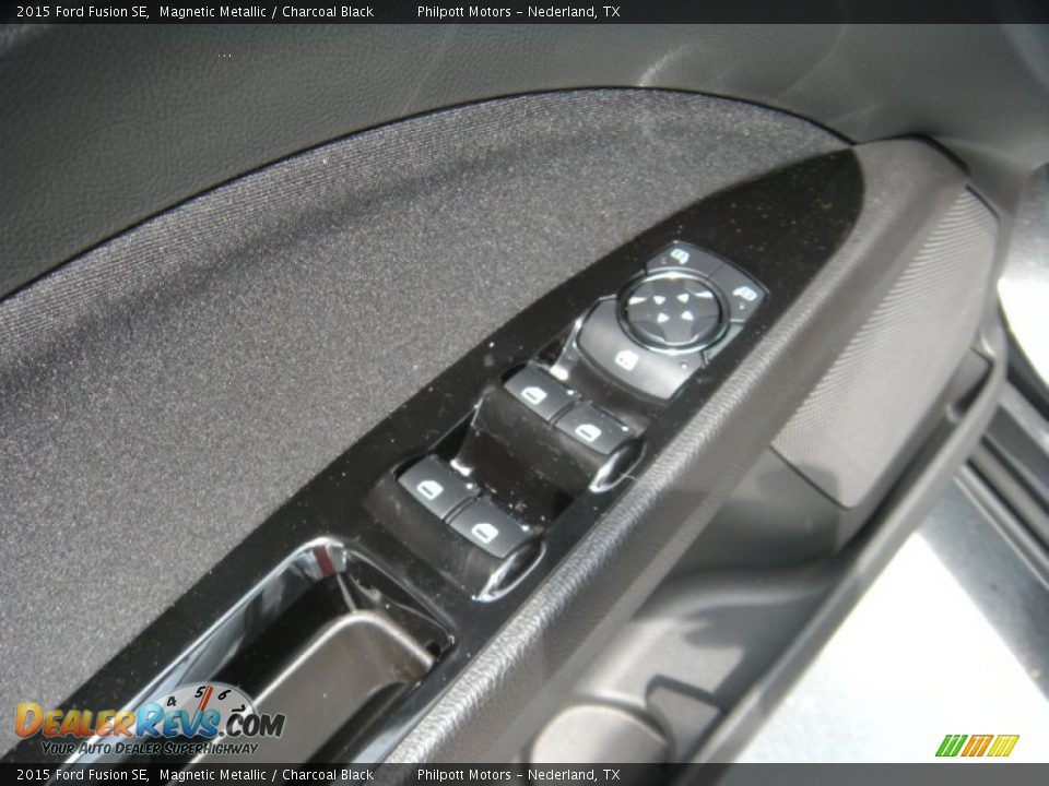 2015 Ford Fusion SE Magnetic Metallic / Charcoal Black Photo #22