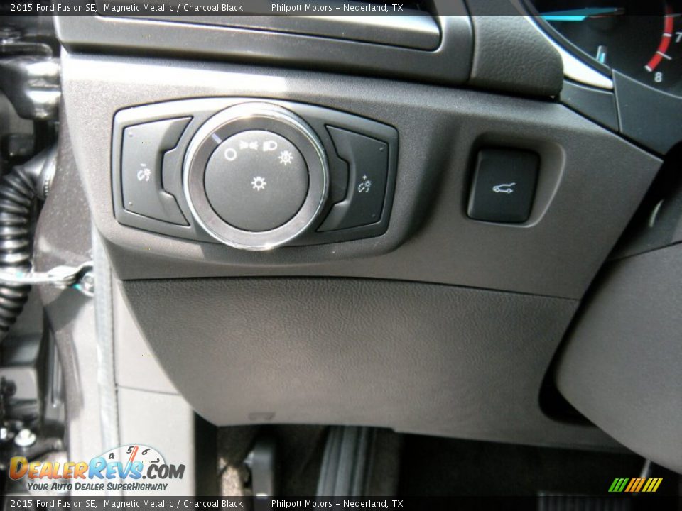 Controls of 2015 Ford Fusion SE Photo #32