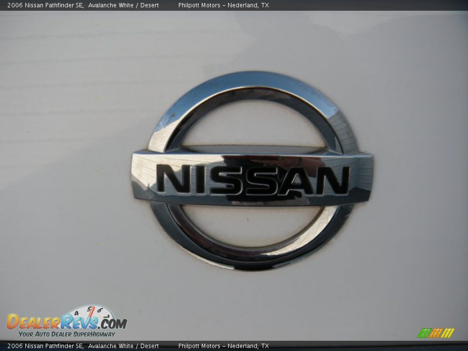 2006 Nissan Pathfinder SE Avalanche White / Desert Photo #18
