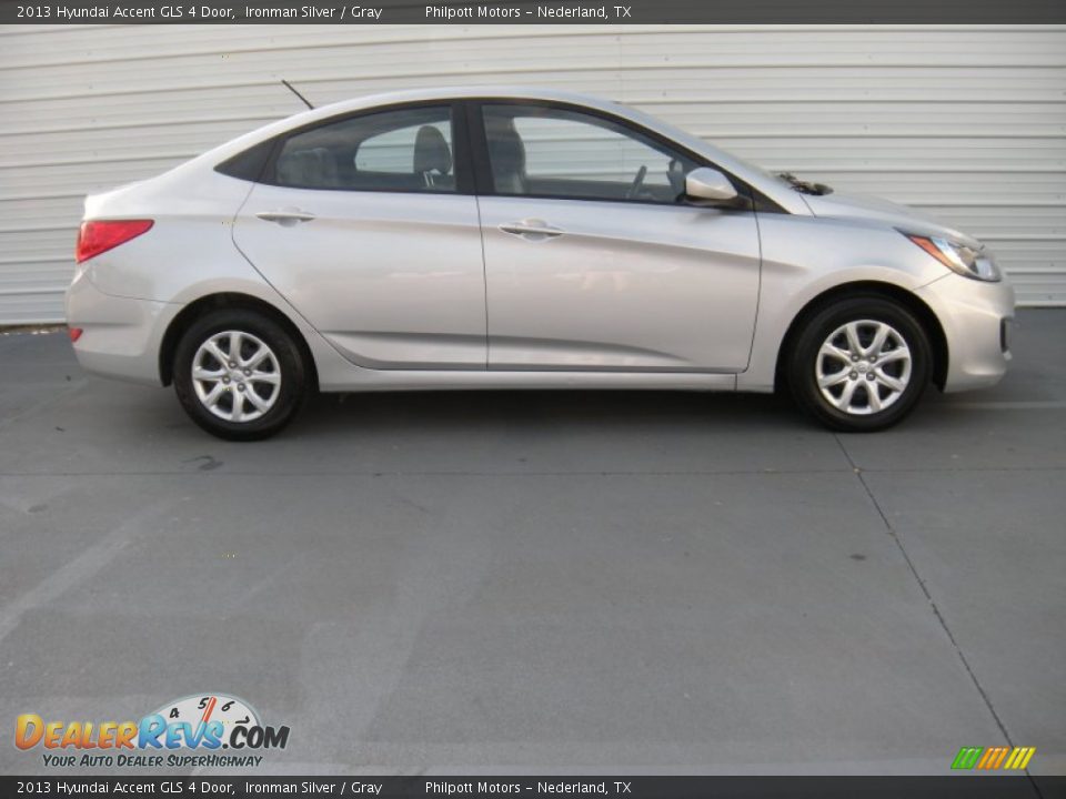 2013 Hyundai Accent GLS 4 Door Ironman Silver / Gray Photo #3