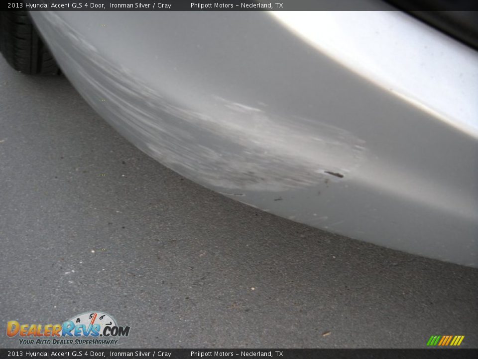 2013 Hyundai Accent GLS 4 Door Ironman Silver / Gray Photo #9