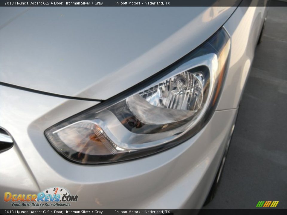 2013 Hyundai Accent GLS 4 Door Ironman Silver / Gray Photo #10
