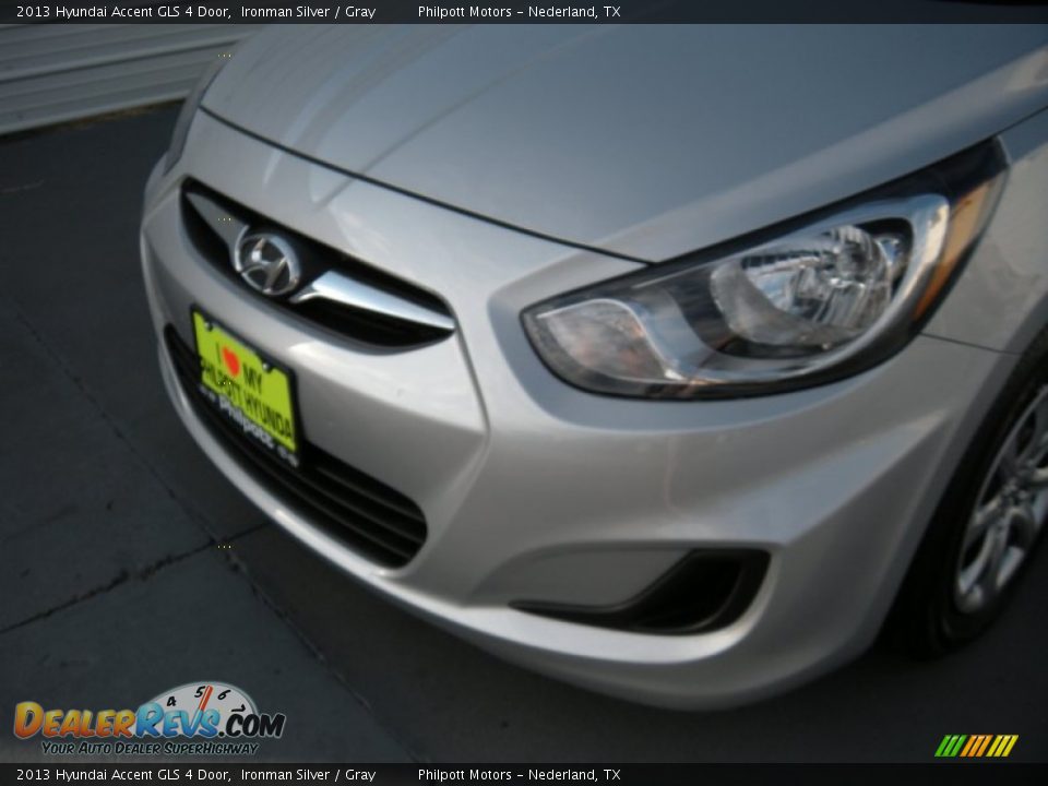 2013 Hyundai Accent GLS 4 Door Ironman Silver / Gray Photo #11