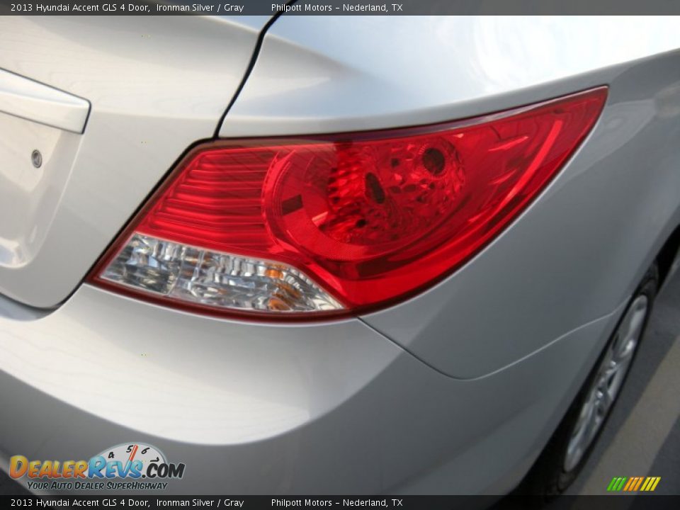 2013 Hyundai Accent GLS 4 Door Ironman Silver / Gray Photo #17