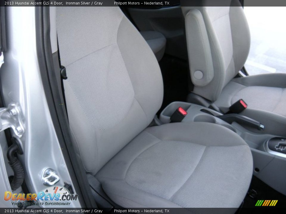 2013 Hyundai Accent GLS 4 Door Ironman Silver / Gray Photo #26