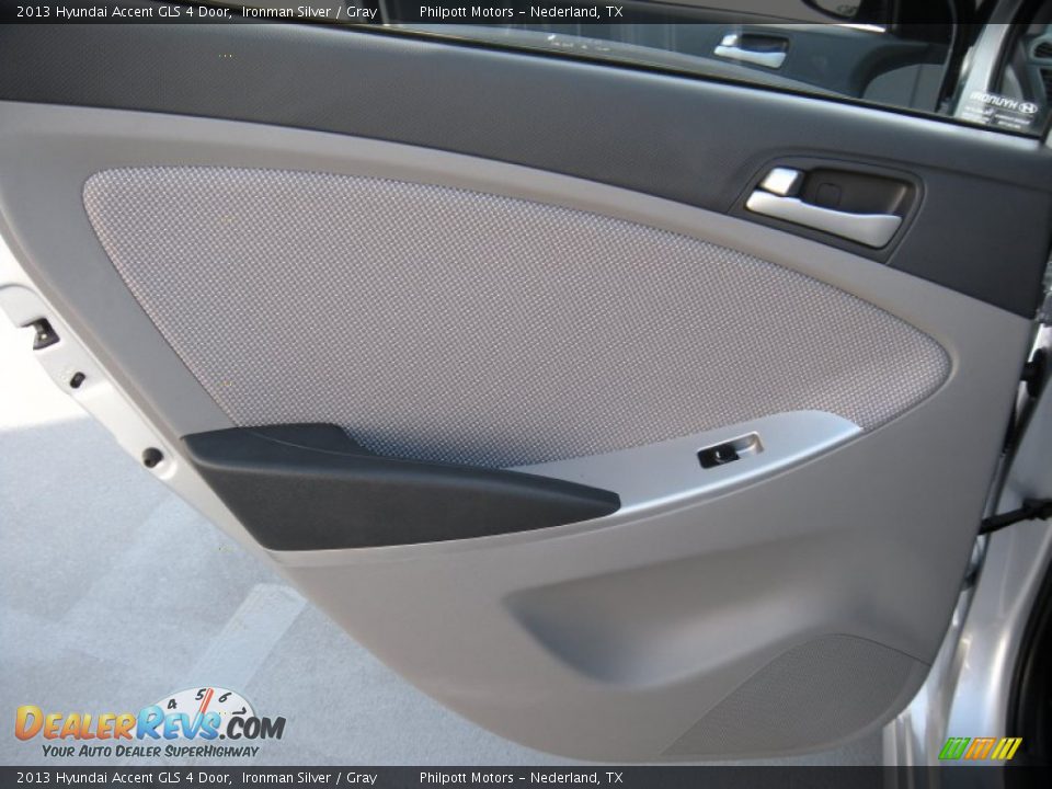 2013 Hyundai Accent GLS 4 Door Ironman Silver / Gray Photo #30