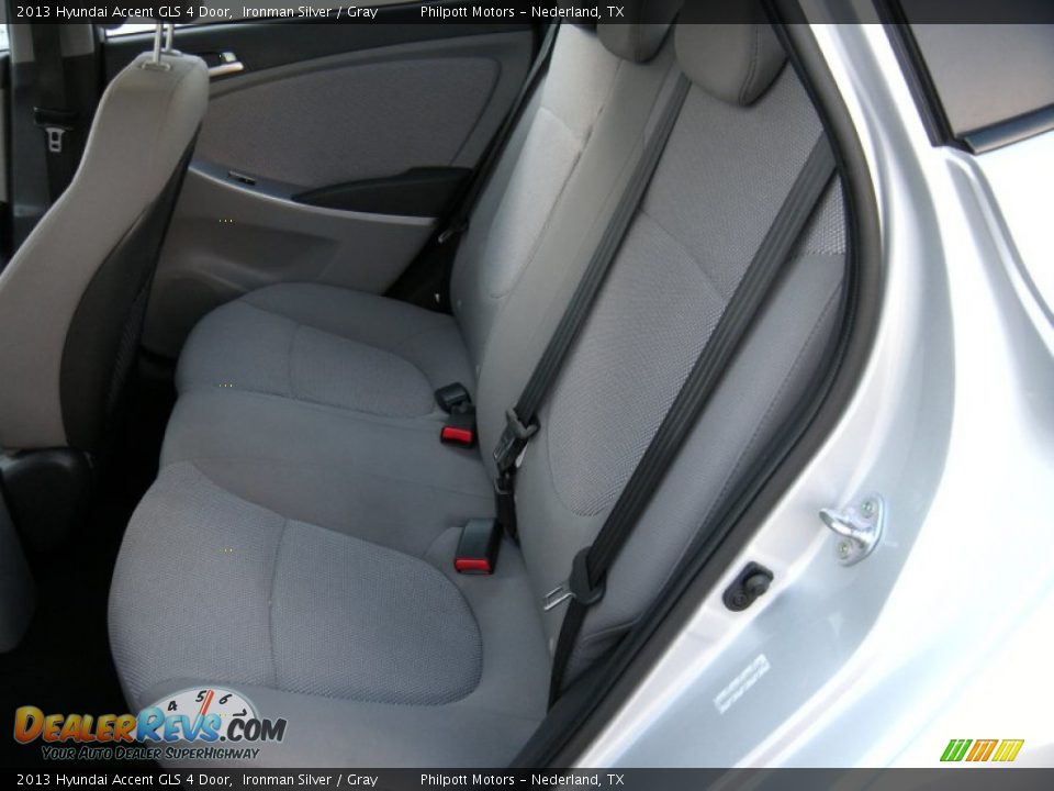 2013 Hyundai Accent GLS 4 Door Ironman Silver / Gray Photo #31