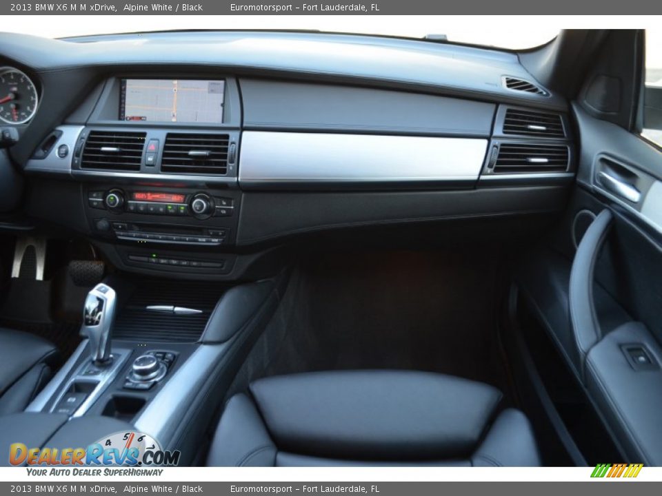 Dashboard of 2013 BMW X6 M M xDrive Photo #47