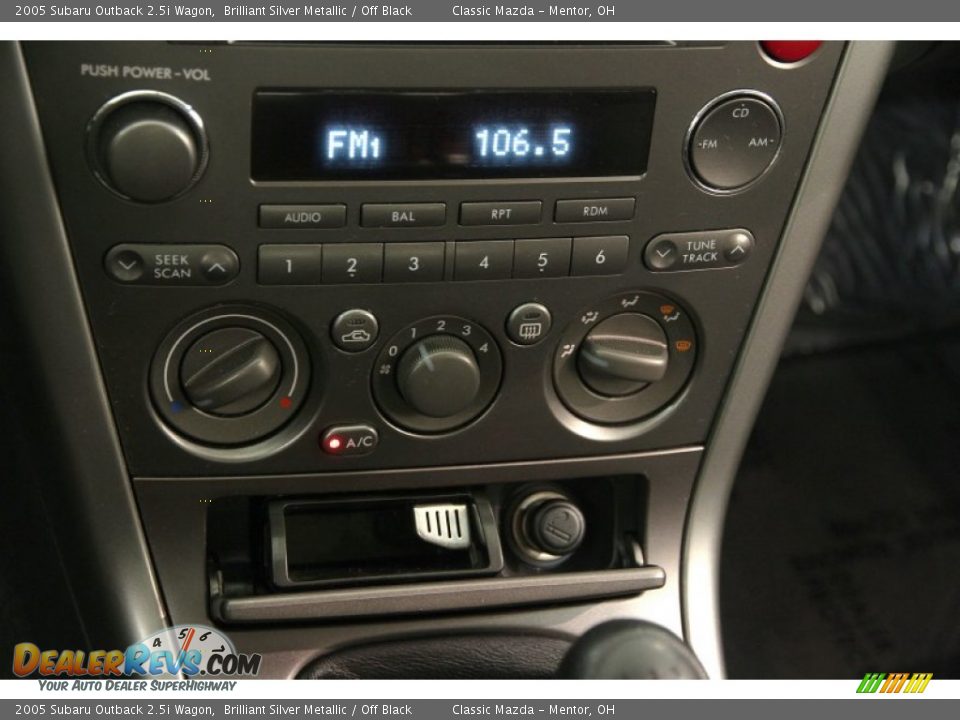 Controls of 2005 Subaru Outback 2.5i Wagon Photo #13