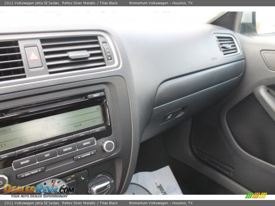 2011 Volkswagen Jetta SE Sedan Reflex Silver Metallic / Titan Black Photo #26