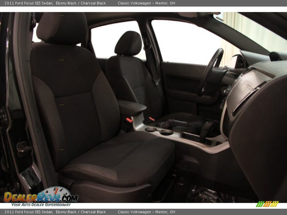 2011 Ford Focus SES Sedan Ebony Black / Charcoal Black Photo #18